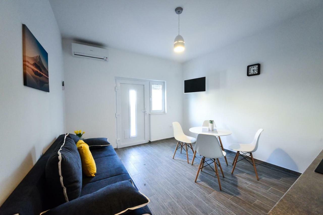 Apartment Ab *